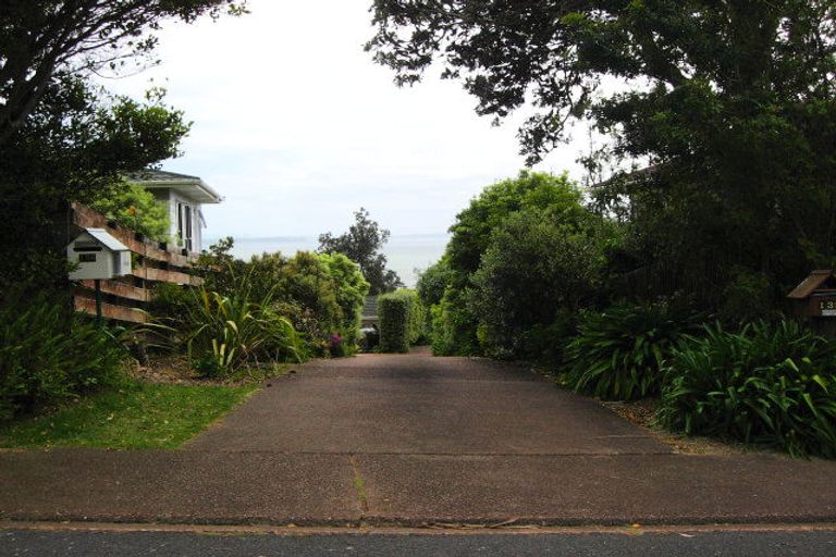 Photo of property in 138 Pacific Parade, Army Bay, Whangaparaoa, 0930