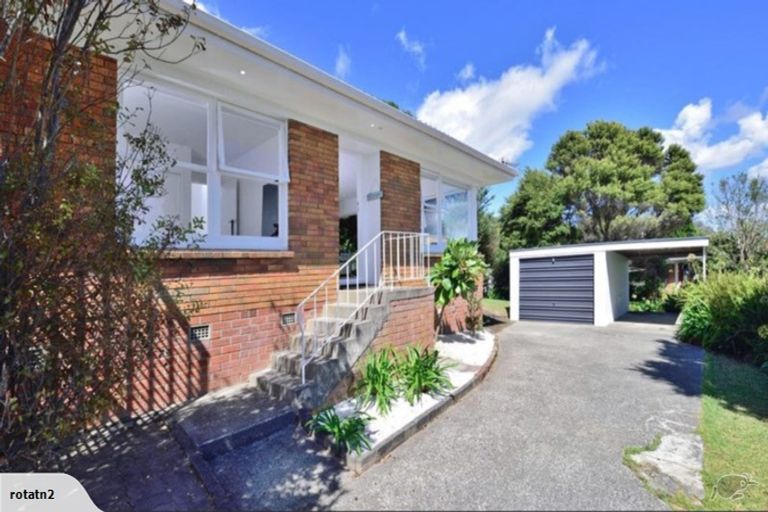 Photo of property in 2/40a Blakeborough Drive, Forrest Hill, Auckland, 0620