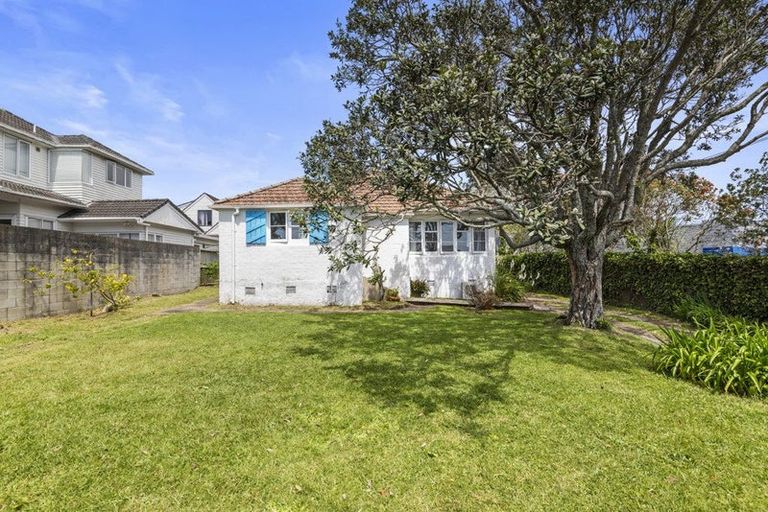 Photo of property in 325 Lake Road, Hauraki, Auckland, 0622