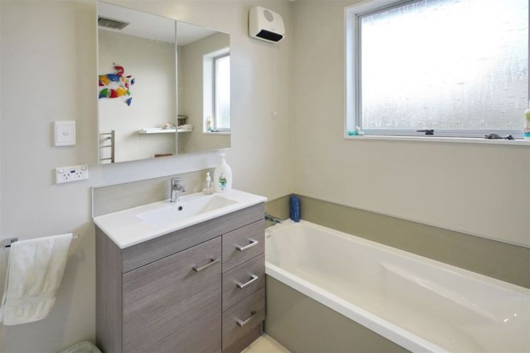 Photo of property in 15 Inwoods Road, Parklands, Christchurch, 8083