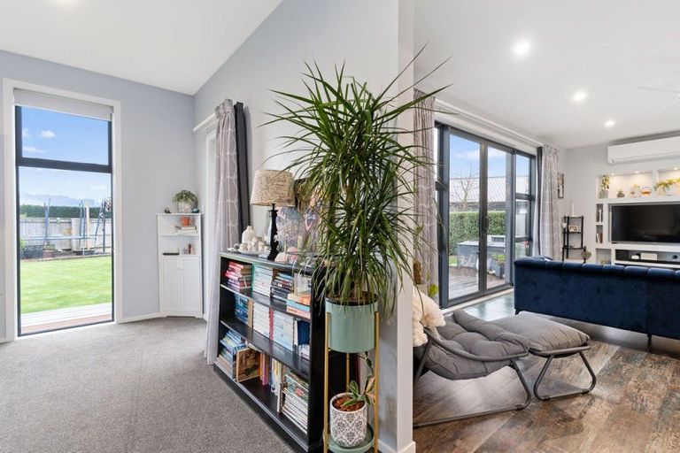 Photo of property in 7 Takahe Drive, Carterton, 5713