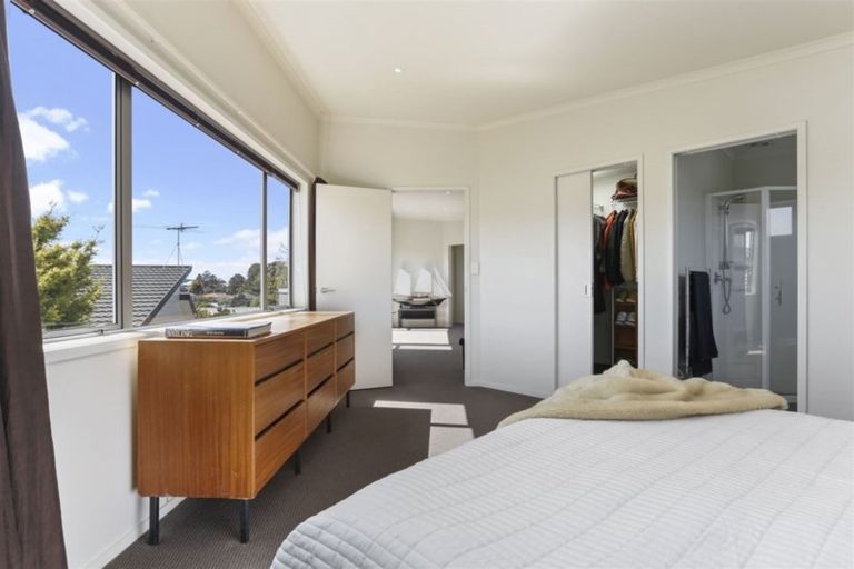 Photo of property in 7a Justin Place, Te Atatu Peninsula, Auckland, 0610