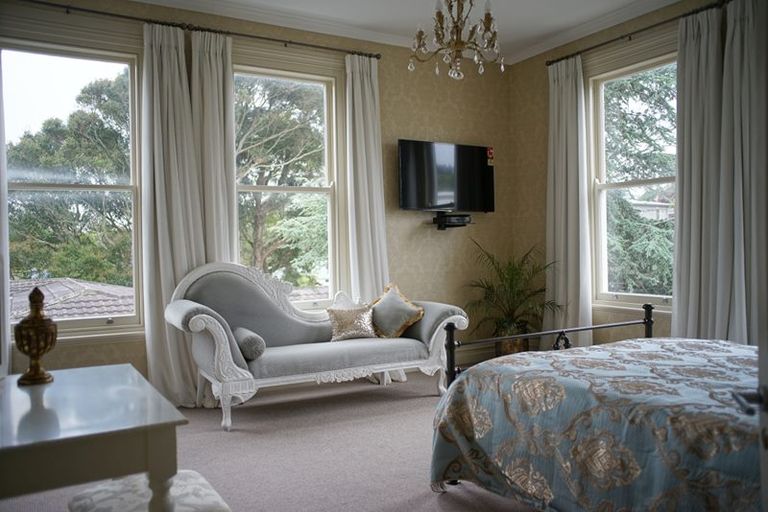 Photo of property in 32 Carrington Street, New Plymouth, 4310