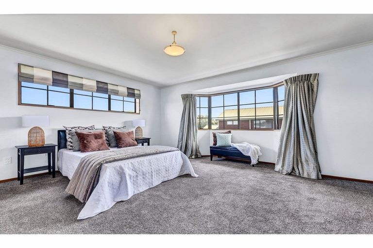 Photo of property in 17a Sonning Place, Redwood, Christchurch, 8051