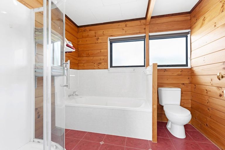 Photo of property in 69 Spence Road, Henderson, Auckland, 0612