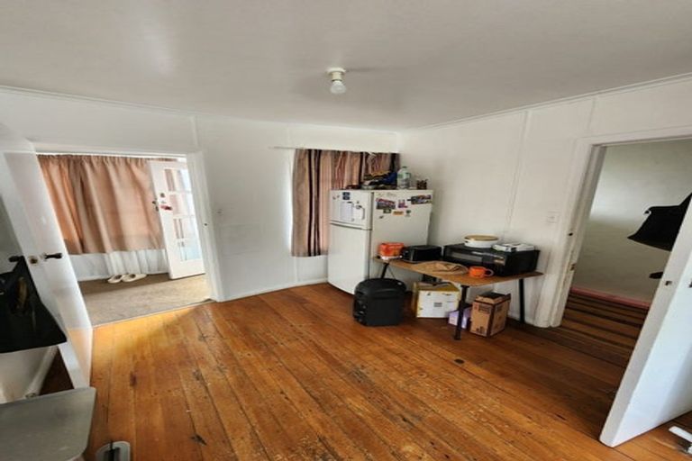 Photo of property in 34a-d Cornwall Crescent, Cannons Creek, Porirua, 5024