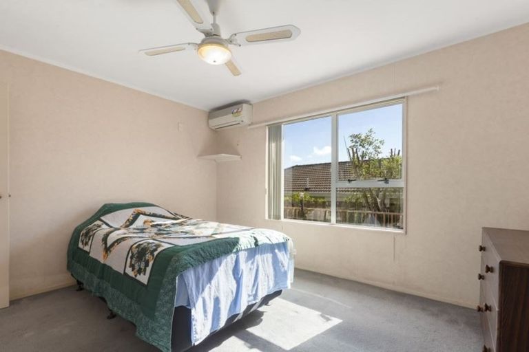 Photo of property in 8 Bluebird Crescent, Unsworth Heights, Auckland, 0632