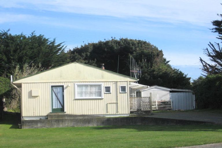 Photo of property in 137 Rua Avenue, Waitarere Beach, Levin, 5510