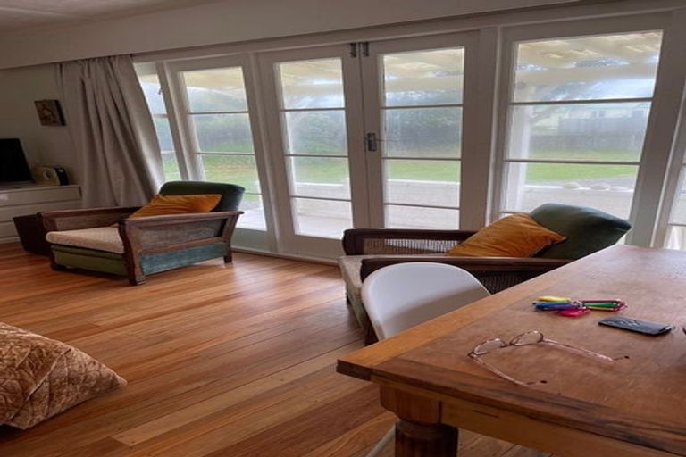 Photo of property in 12 The Avenue, Otaki Beach, Otaki, 5512