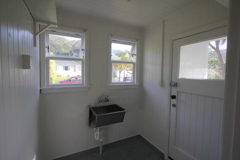 Photo of property in 90 Wilkie Crescent, Naenae, Lower Hutt, 5011