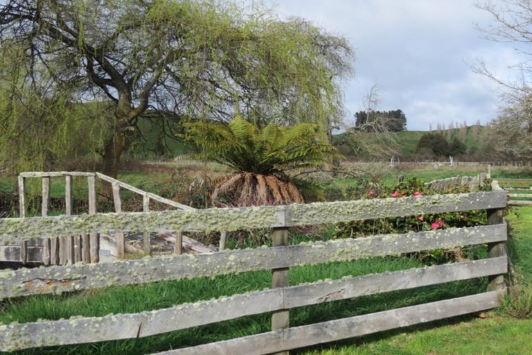 Photo of property in 2526 Rangiwahia Road, Rangiwahia, Kimbolton, 4774