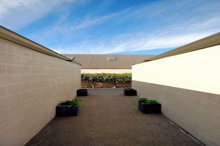 Photo of property in 9/20 North Avon Road, Richmond, Christchurch, 8013