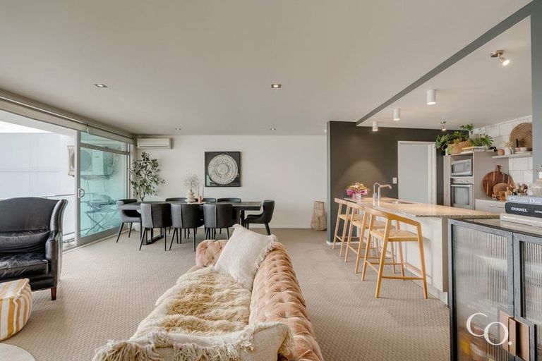 Photo of property in Palm Cove Apartments, 201/6 Tawa Street, Mount Maunganui, 3116