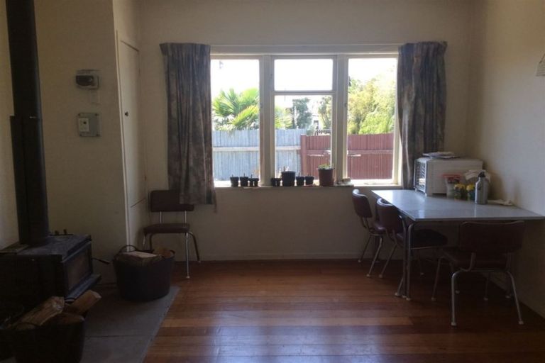 Photo of property in 11 Lyon Street, Marton, 4710