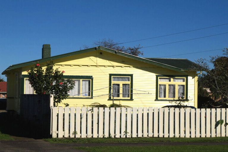 Photo of property in 2/6 Walter Street, Mangere East, Auckland, 2024