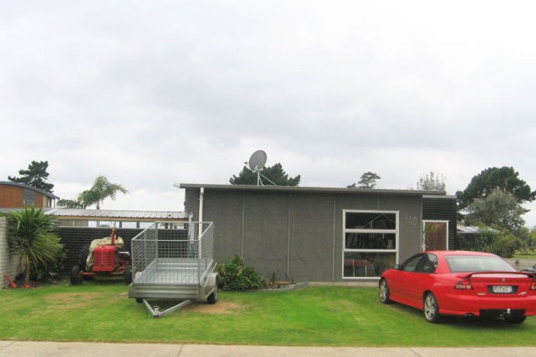 Photo of property in 140 Sands Crescent, Matarangi, Whitianga, 3592