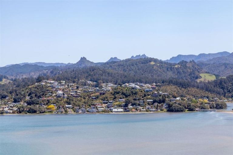 Photo of property in 28 Motuhoa Road, Tairua, 3508