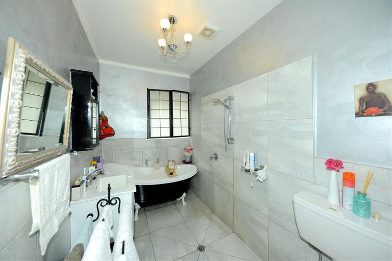 Photo of property in 4511 Christchurch Akaroa Road, Little River, 7591