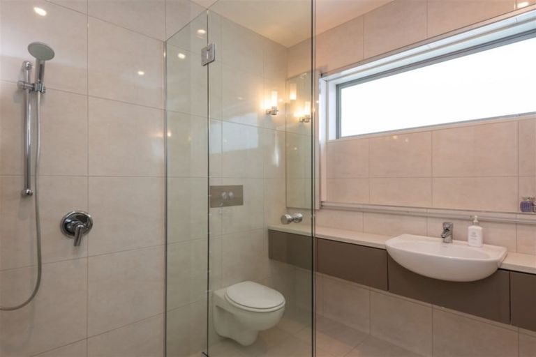 Photo of property in 28 Wairarapa Terrace, Merivale, Christchurch, 8014