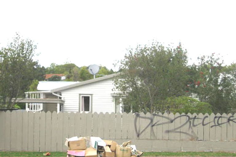 Photo of property in 1/48 Titirangi Road, New Lynn, Auckland, 0600