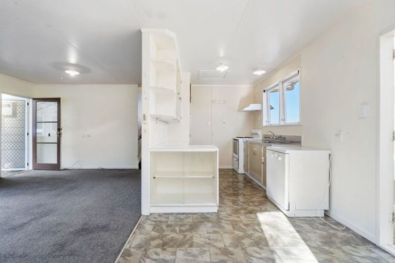 Photo of property in 10 Memorial Drive, Parahaki, Whangarei, 0112