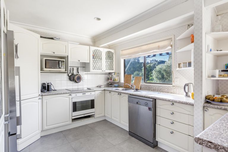 Photo of property in 30 Hoskins Avenue, Hillsborough, Auckland, 1042