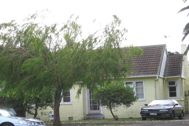 Photo of property in 2 Mark Road, Mount Albert, Auckland, 1025