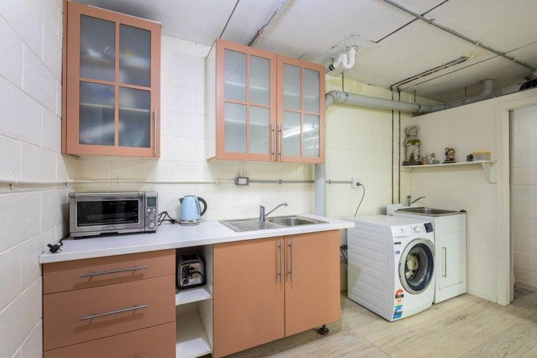 Photo of property in 5f Bromley Place, Westown, New Plymouth, 4310