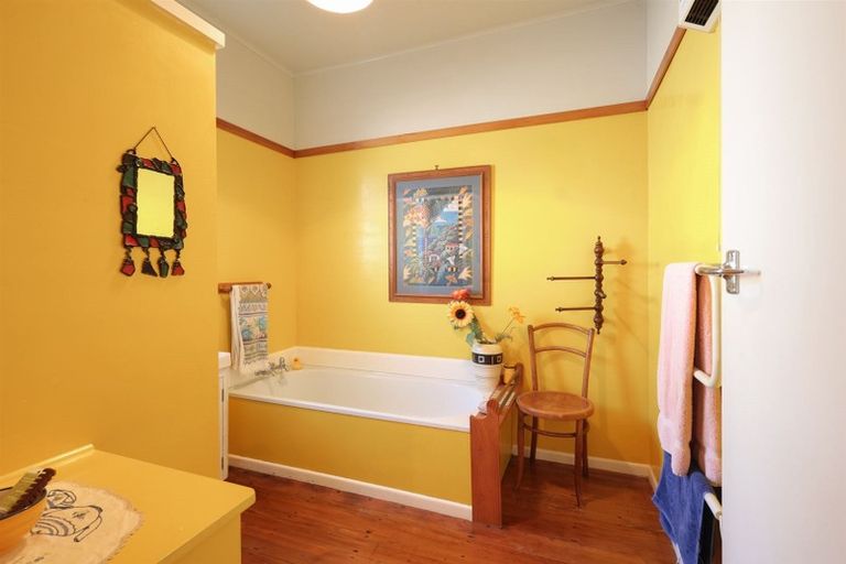 Photo of property in 24 Argentine Avenue, Miramar, Wellington, 6022