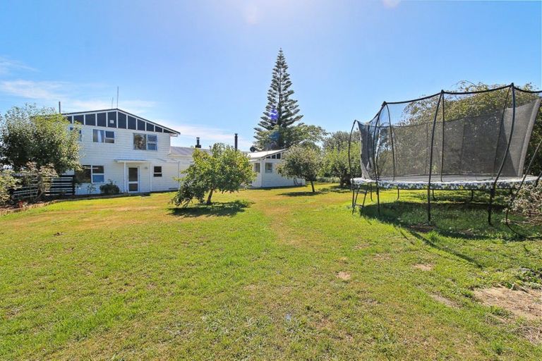 Photo of property in 234 Kawiu Road, Levin, 5510