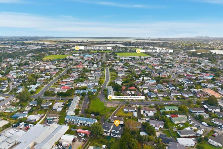 Photo of property in 19b Standage Lane, Kelston, Auckland, 0602