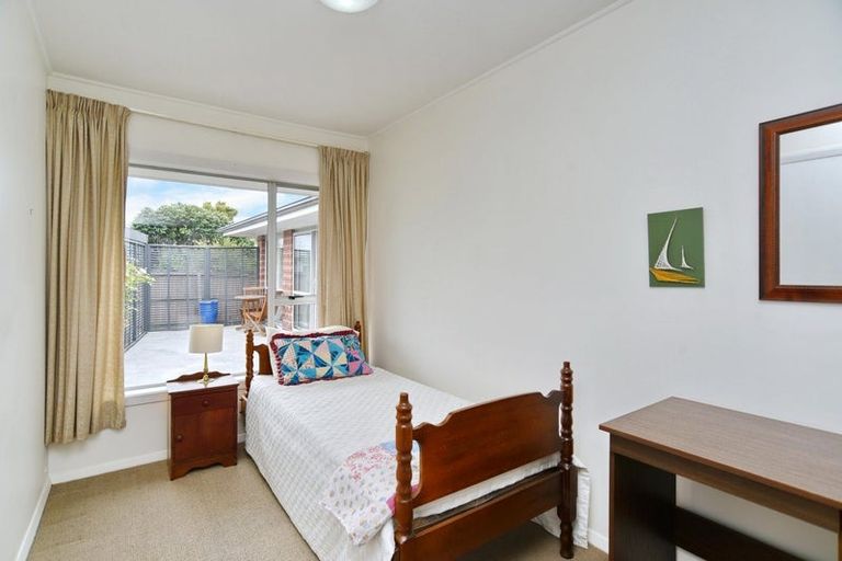 Photo of property in 4 Mcfaddens Road, St Albans, Christchurch, 8052