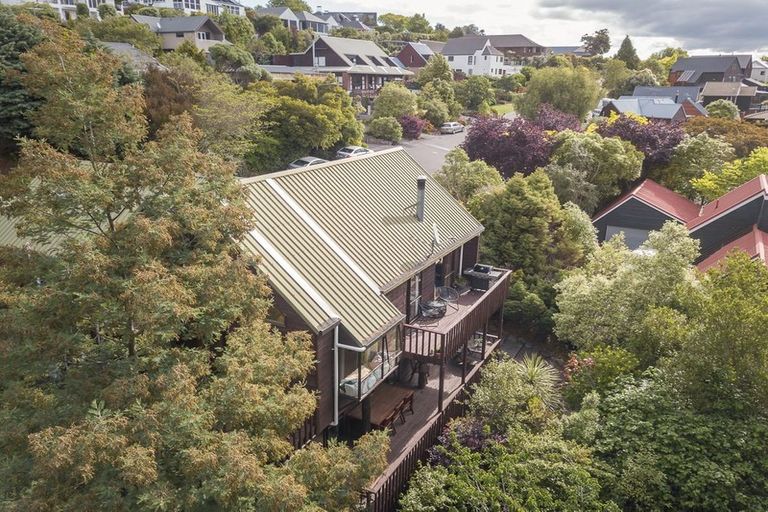 Photo of property in 17 Nehru Place, Cashmere, Christchurch, 8022