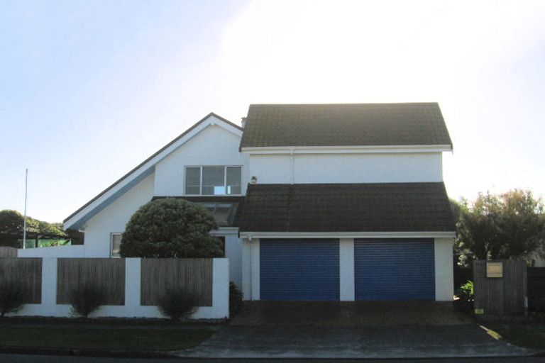 Photo of property in 113 Field Way, Waikanae Beach, Waikanae, 5036