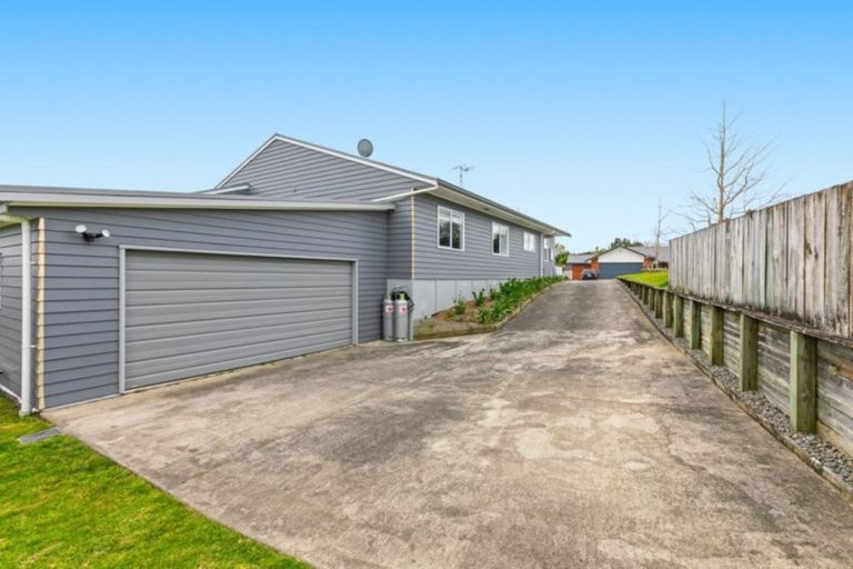 Photo of property in 38 Lysaght Place, Welcome Bay, Tauranga, 3112