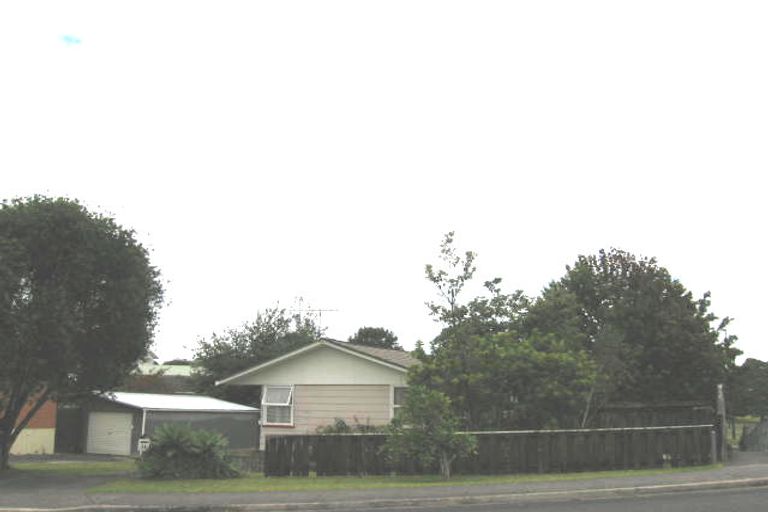 Photo of property in 11 Juniper Road, Sunnynook, Auckland, 0620