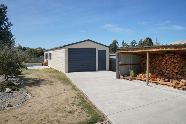 Photo of property in 17 Riverside Way, Amberley, 7410