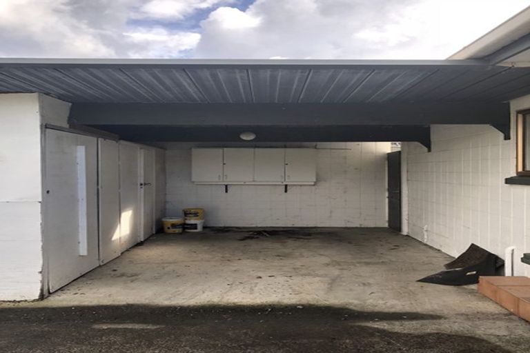 Photo of property in 2/29 Awaruku Road, Torbay, Auckland, 0630