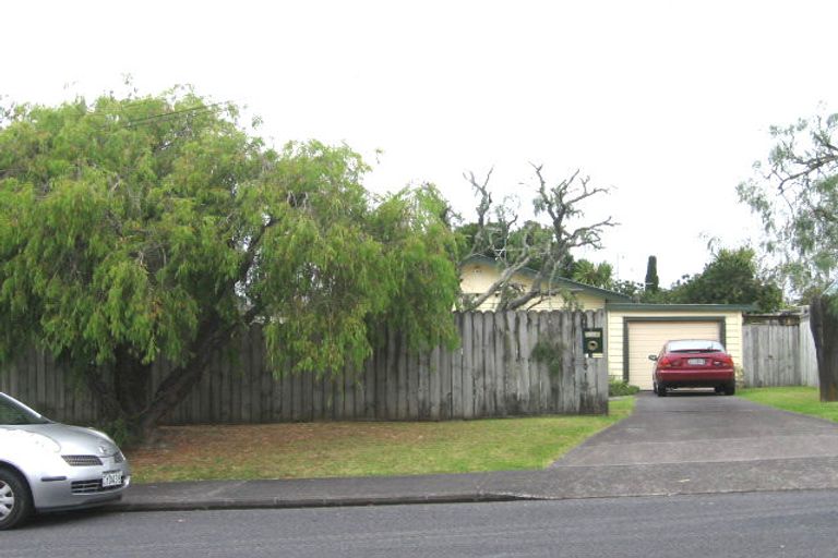 Photo of property in 2/6 Holland Road, Hillcrest, Auckland, 0627