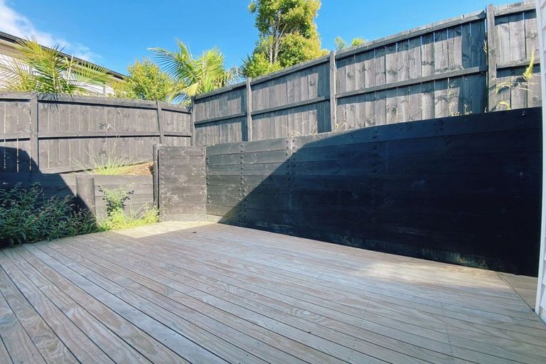 Photo of property in 7/236 Albany Highway, Schnapper Rock, Auckland, 0632