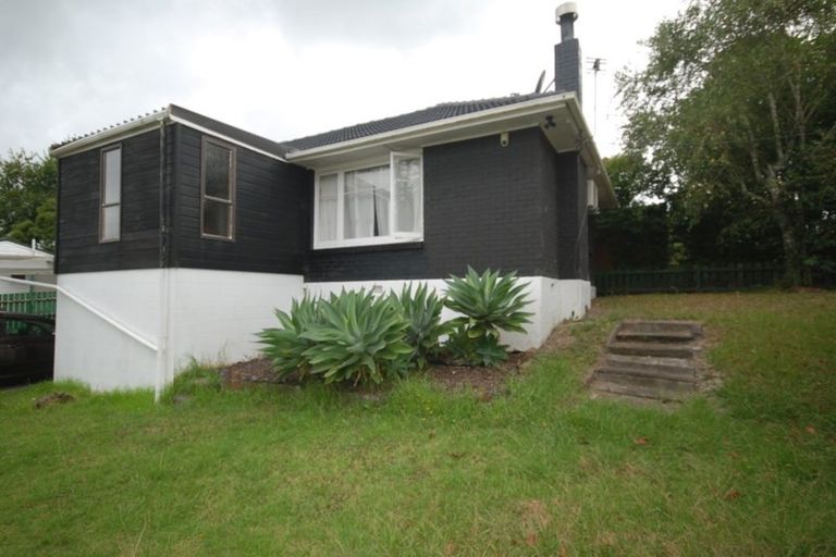Photo of property in 21 Amberley Avenue, Te Atatu South, Auckland, 0610