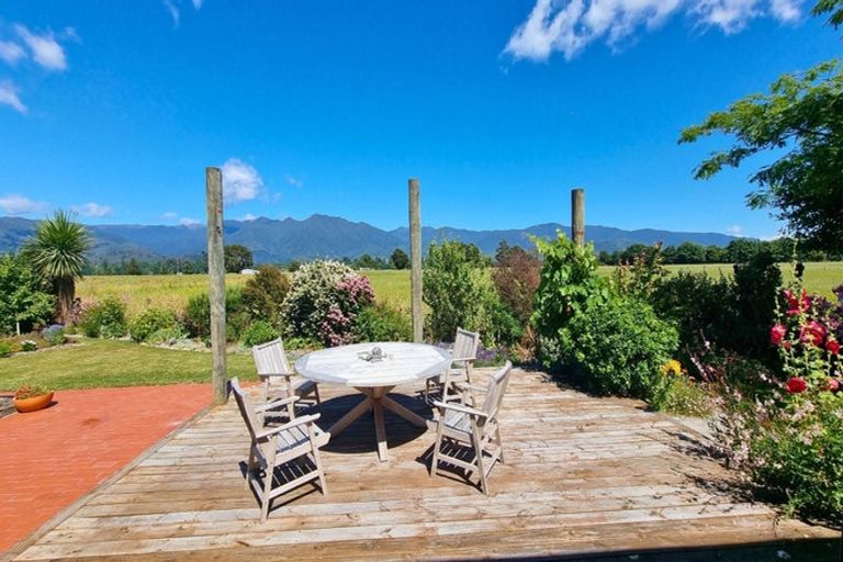 Photo of property in 246 East Takaka Road, East Takaka, Takaka, 7183