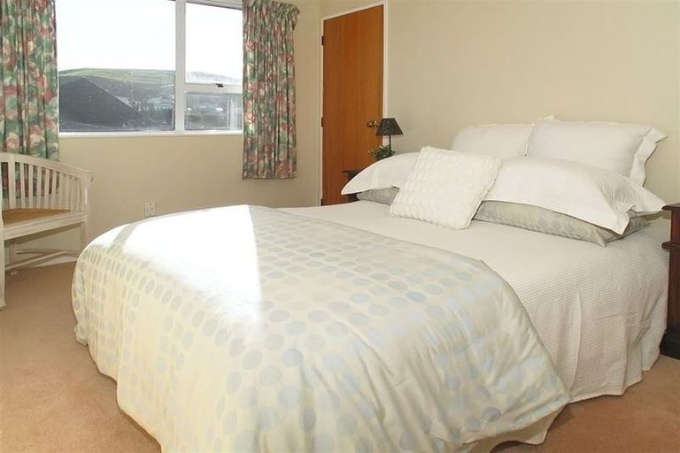 Photo of property in 4 Swinford Crescent, Johnsonville, Wellington, 6037