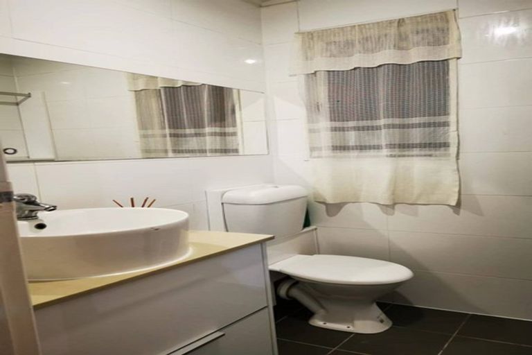 Photo of property in 24 Ted William Street, New Windsor, Auckland, 0600