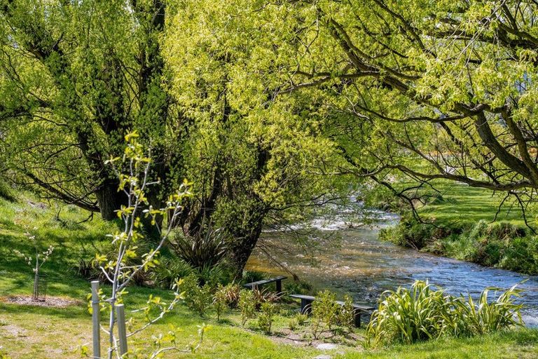 Photo of property in 135 Main Road, Luggate, Cromwell, 9383