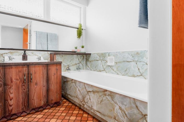 Photo of property in 4 Thomson Avenue, Dinsdale, Hamilton, 3204