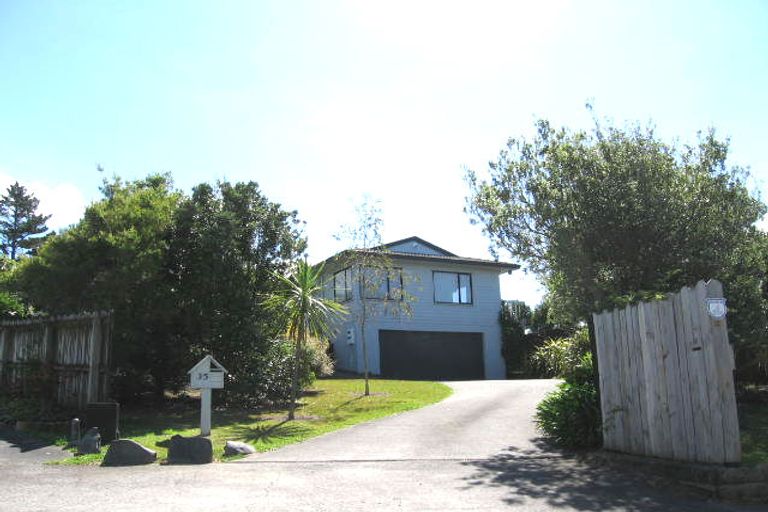 Photo of property in 35 Caribbean Drive, Unsworth Heights, Auckland, 0632