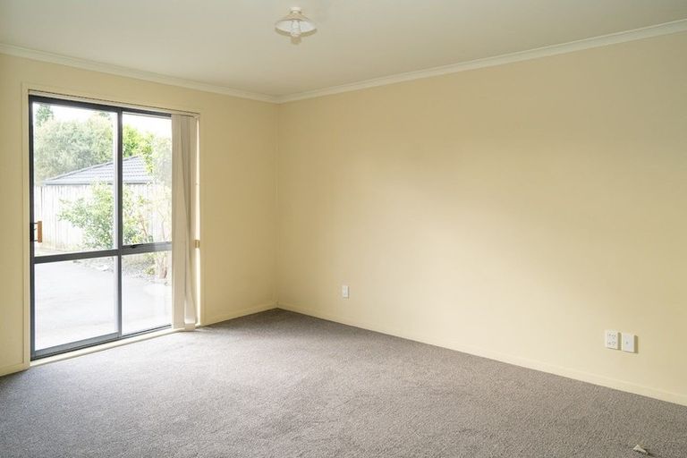 Photo of property in 22 Greig Place, Pukekohe, 2120