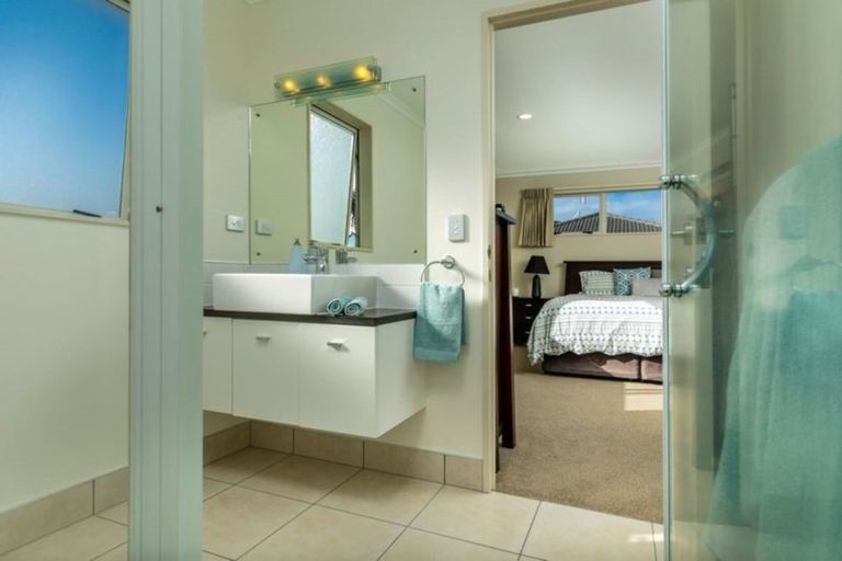 Photo of property in 45 Aberley Road, Schnapper Rock, Auckland, 0632