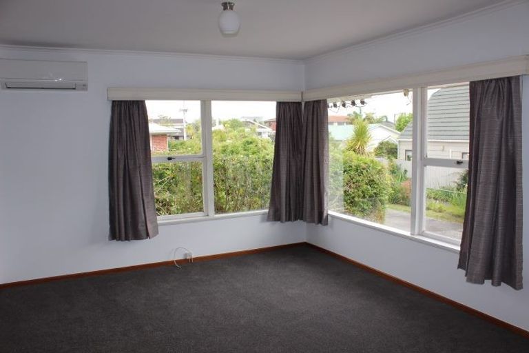 Photo of property in 1/13 Stanley Avenue, Milford, Auckland, 0620